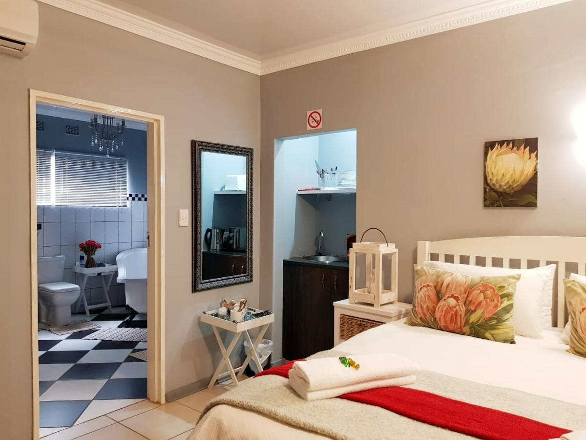 Graceland Guesthouse Potchefstroom Extérieur photo