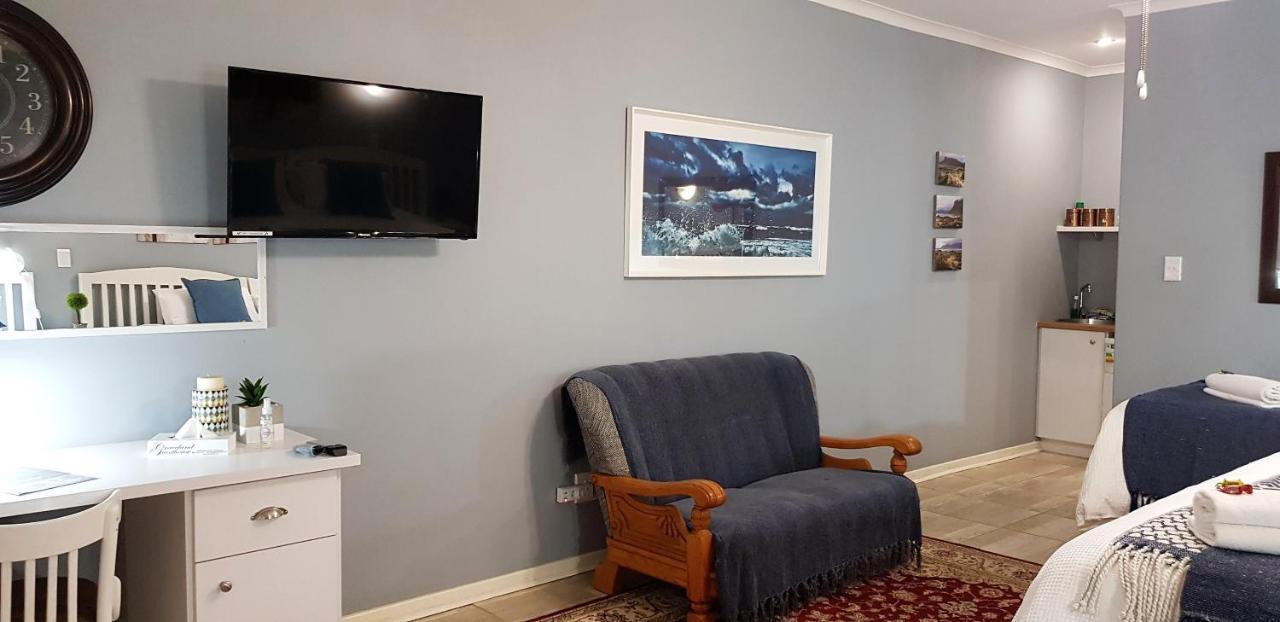 Graceland Guesthouse Potchefstroom Extérieur photo