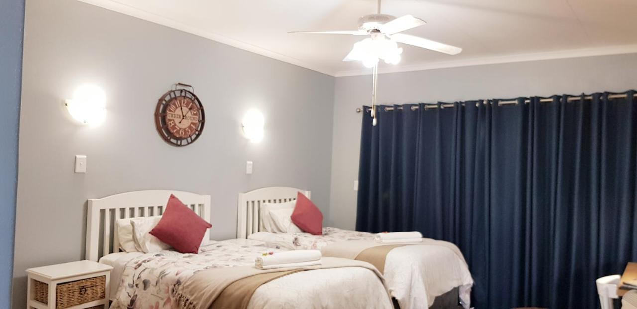 Graceland Guesthouse Potchefstroom Extérieur photo