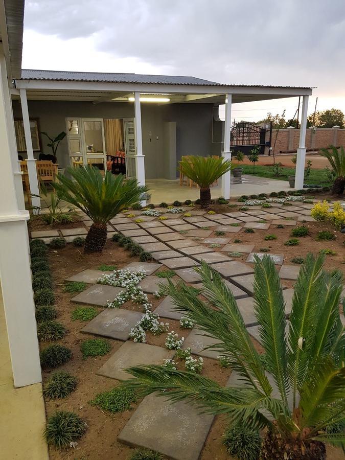 Graceland Guesthouse Potchefstroom Extérieur photo