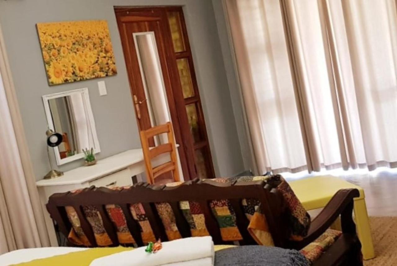 Graceland Guesthouse Potchefstroom Extérieur photo